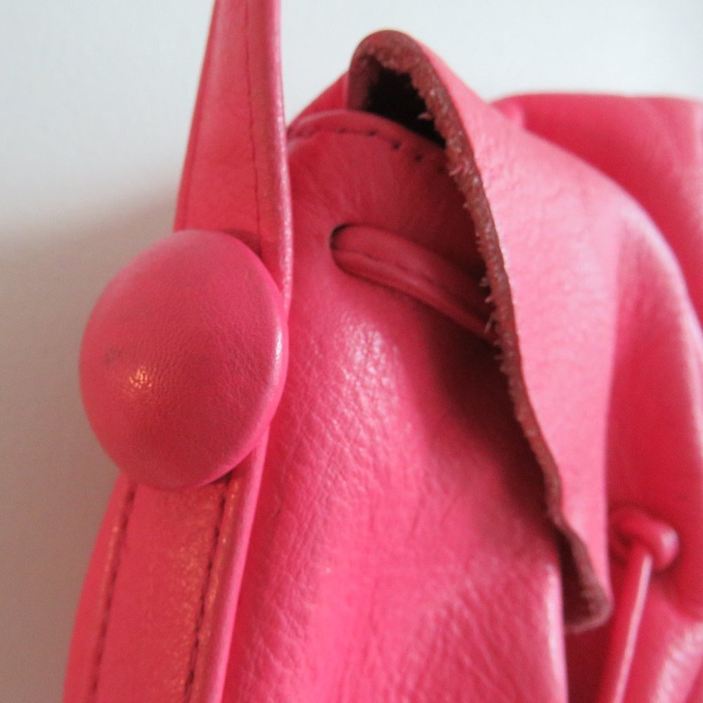 VINTAGE 80s CARLOS FALCHI Bubblegum Pink Leather Butterfly Slouch Crossbody Bag - Picture 3 of 16